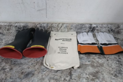 Salisbury GK214RB/11 14 In Glove L Size 11 Black/Red Electrical Glove Kit-15538032