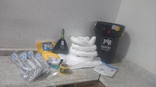 Pig KIT4000 12 Gal Container Capacity 8 Gal Absorbed Spill Kit/Station-32402418