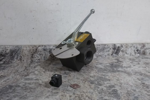 Parker SBAT3LE1T1-250-TL1 24VDC 250 Max GPM Accumulator Safety Block-14002274