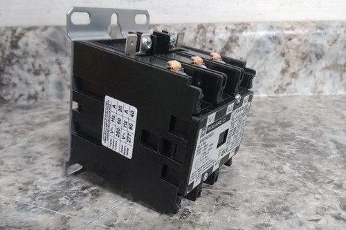 Square D 8910DPA33V02U1 600V Maximum Voltage Definite Purpose Magnetic Contactor-14441934