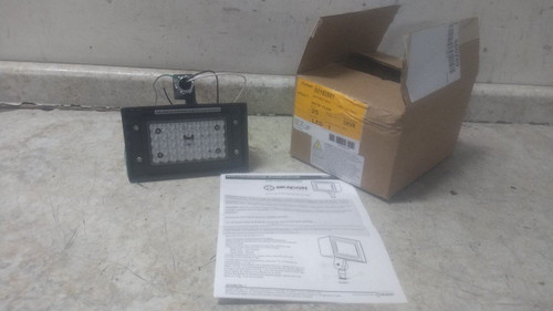 Beacon RFL2-25-4K-PC 120 to 277VAC 4500 Lumens 25W LED Floodlight-50320016