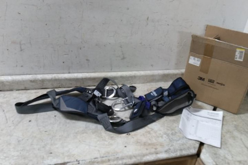 3M DBI-Sala 1140201 Size L 420 Lb Weight Capacity Full Body Harness-31982646