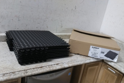 Notrax 570S1818BL 8 Pk 18 x 18 In Black Interlocking Antifatigue Mat Tile-55711711
