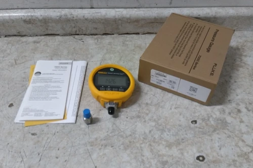 Fluke FLUKE-700GA27 0 to 300 PSI Range Digital Test Pressure Gauge-94281541