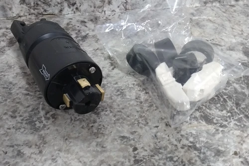 Hubbell HBL21415B 250VDC/600VAC 20/30 A Current Rating Locking Plug-33790218
