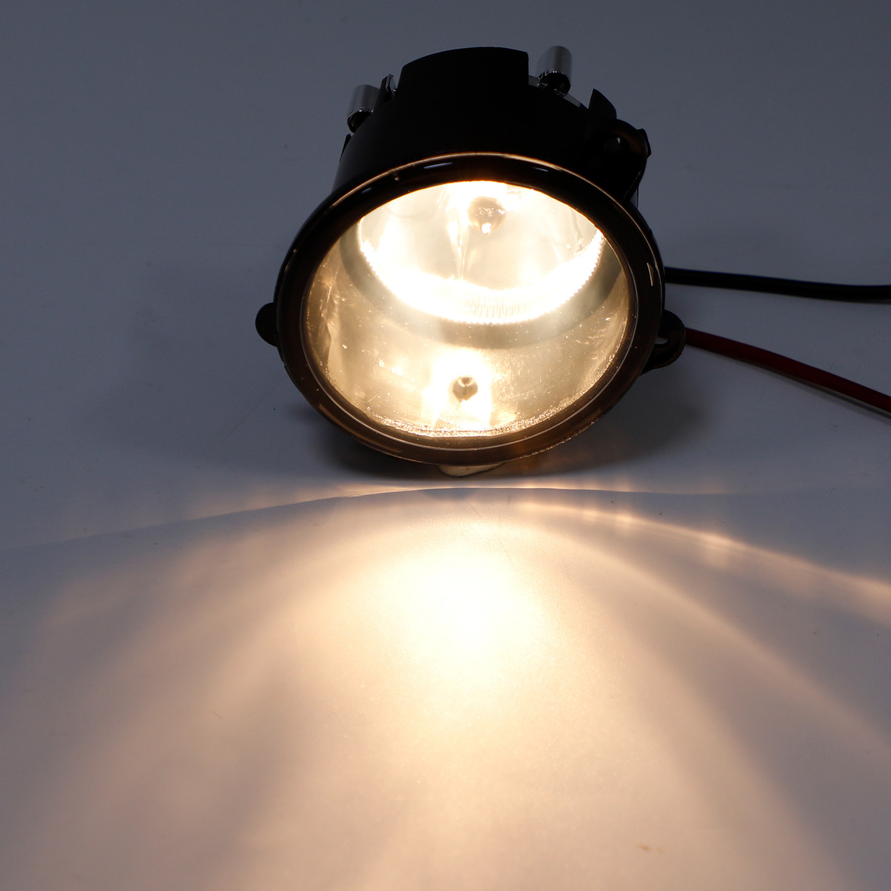 Front Right Fog Light Lamp For LAND ROVER Discovery 2 (03-04) DISCOVERY 3 LR3 (04-09) RANGE ROVER (06-09)