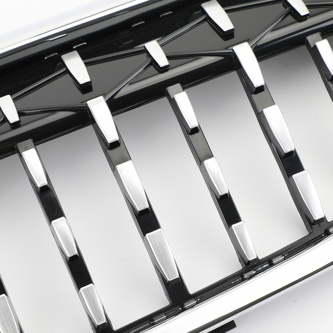 Pair Chrome Diamond Style Front Grill For BMW G30 G38 5 Series 2017-2019 520i, 523i, 528i, 530i, 535i, 550i, 520d, 530d etc Chrome