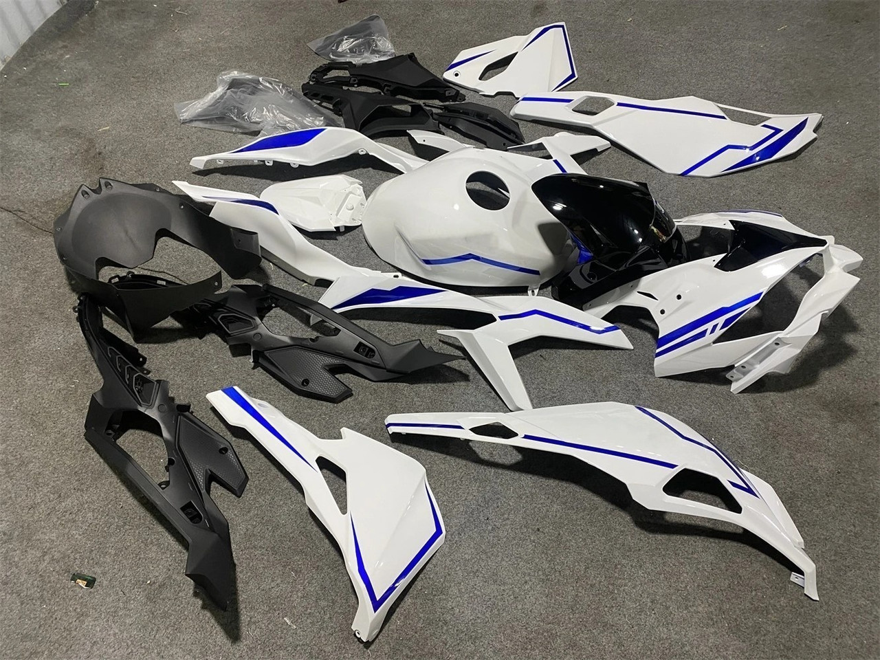 2019-2025 Kawasaki Ninja ZX25R ZX4R ZX4RR Black White Fairing Kit