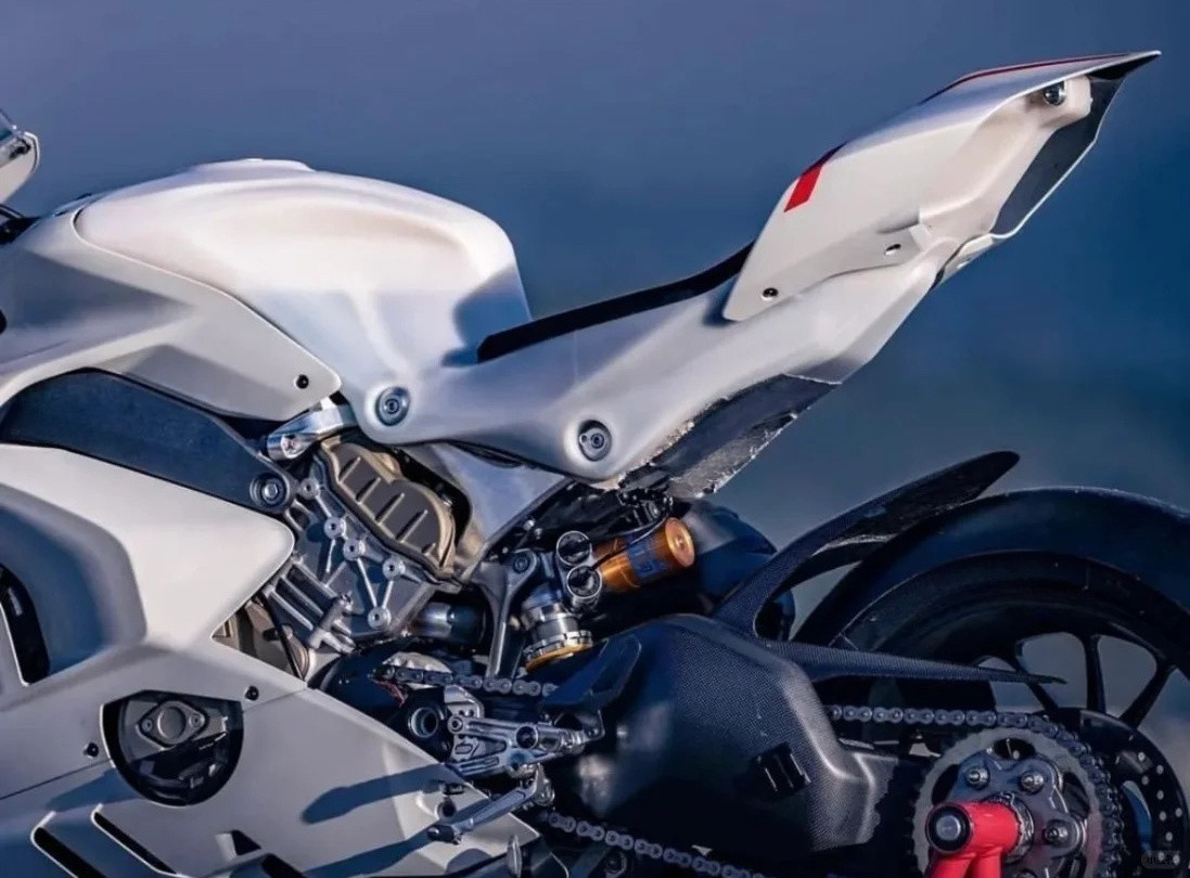 Ducati 22-24 Panigale V4 V4S & 23-24 Panigale V4SP V4R Black White Fairing Kit