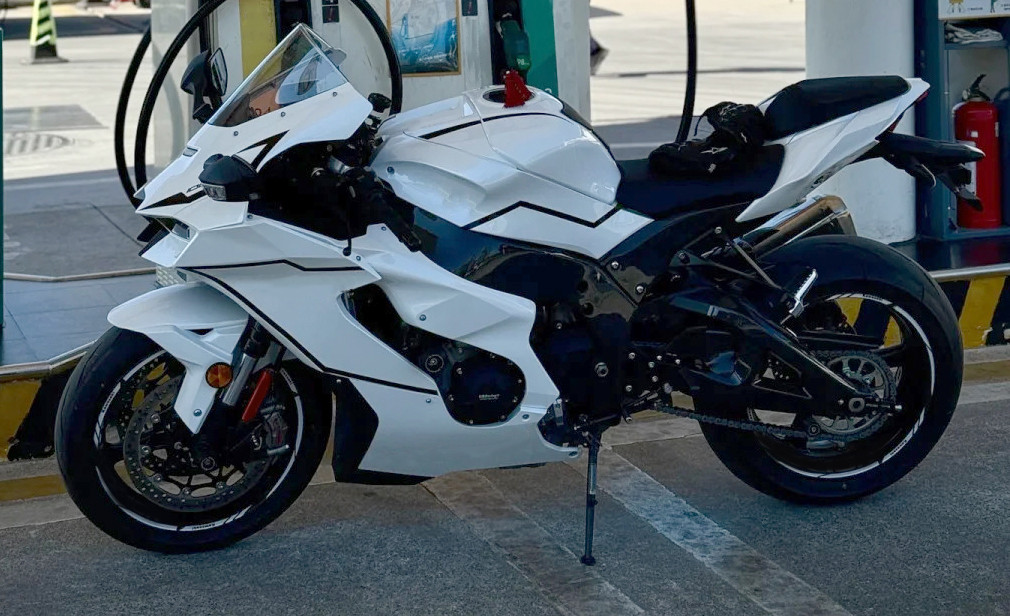 2021-2025 Kawasaki ZX 10RR ZX 10R Glossy Black White Fairing Kit