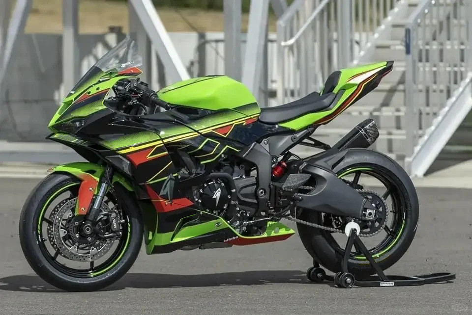 2024-2025 Kawasaki ZX6R Black Green Red Fairing Kit - Mad Hornets