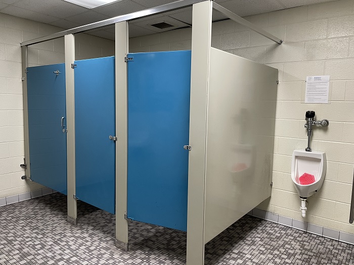 public-restroom-3754-700x525.jpg