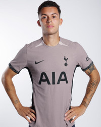 The Spurs Web on X: 🚨𝗕𝗥𝗘𝗔𝗞𝗜𝗡𝗚: Tottenham have just launched their  new away kit for the 23/24 season Take a look 👉    / X