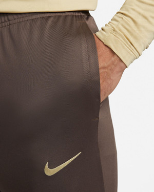 Third Training Spurs Adult Nike Brown Travel Pants 2023/24 