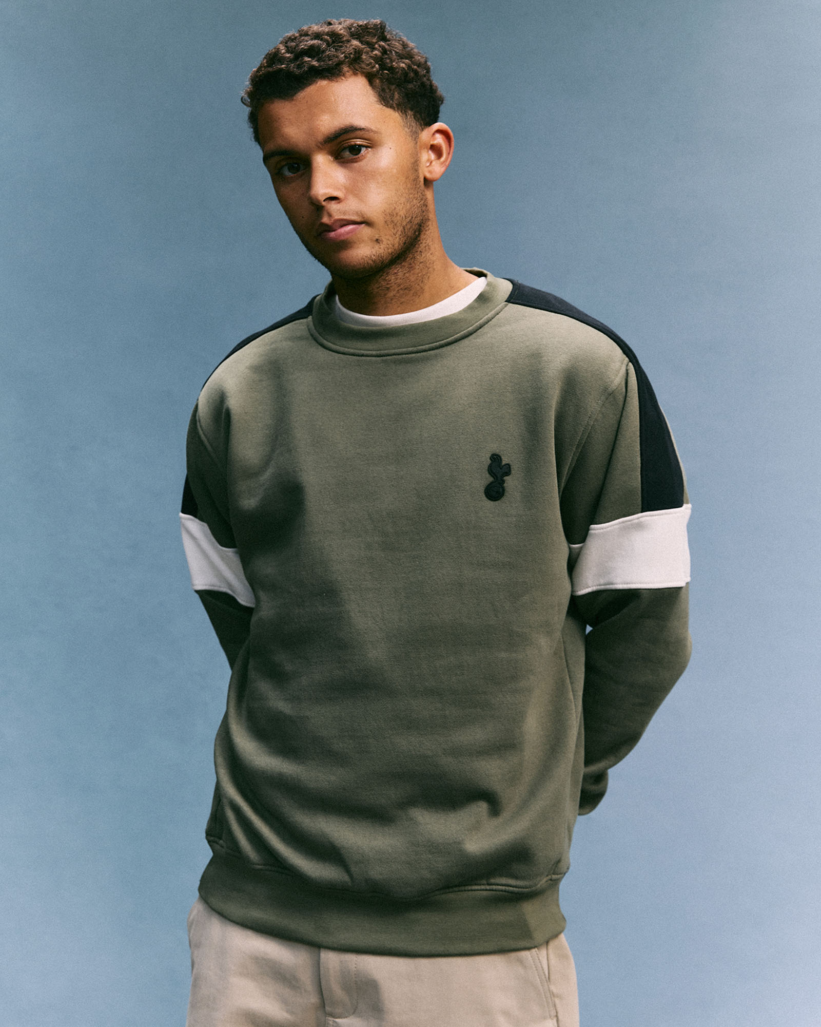 Spurs Mens Contrast Raglan Sleeve Green Sweatshirt