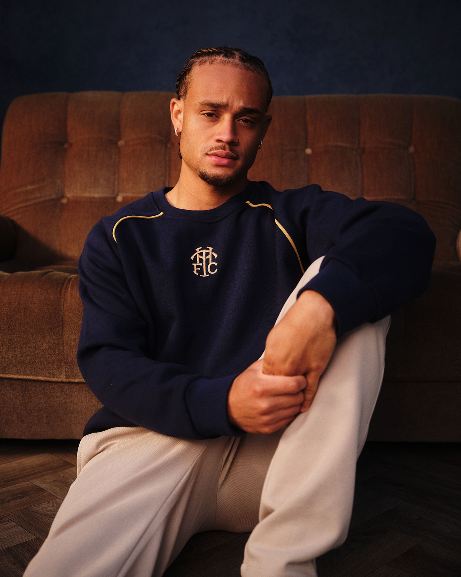 Spurs Mens THFC Gold Embroidered Navy Sweatshirt