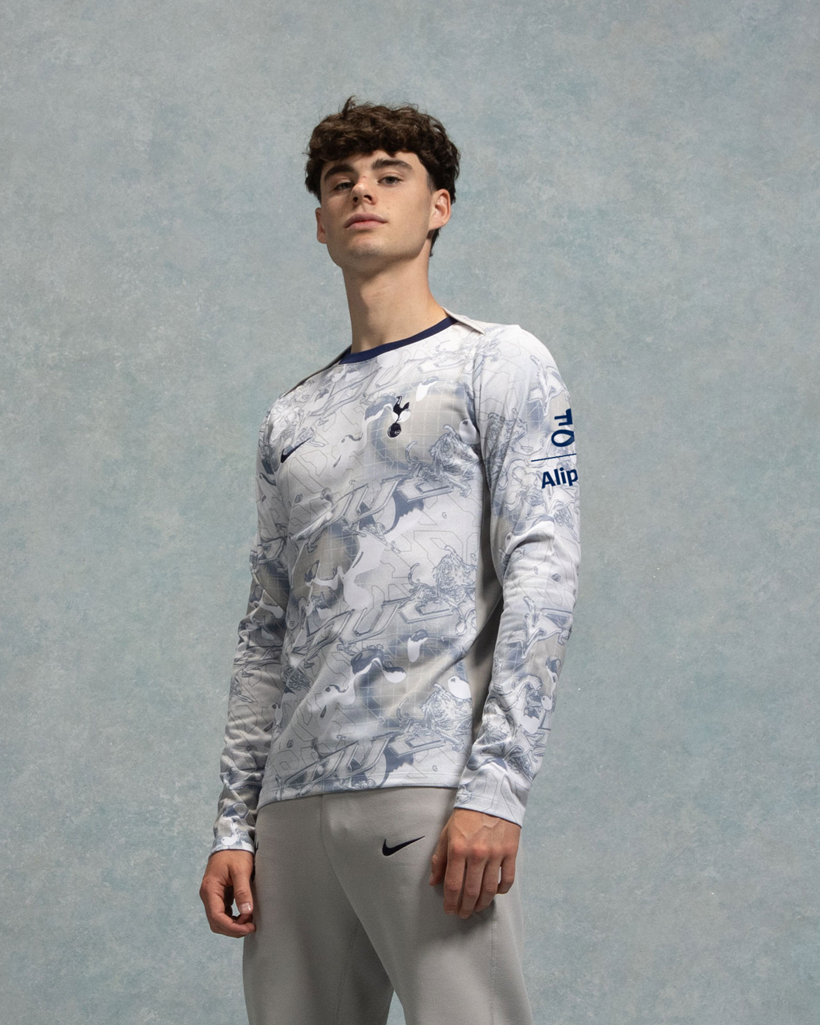 Spurs Nike Mens White Long Sleeve Home Warm Up T-Shirt 2025/26