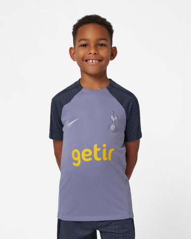 THE NEW SPURS GOALKEEPER SHIRT HAS BEEN RELEASED (2018/19): A Close Look at  the Goalkeeper Shirt 