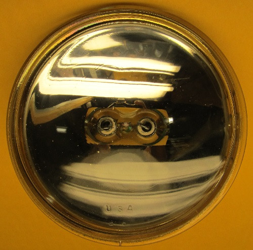 4546 Lantern Sealed Beam 4546-1 Lamp Bulb Light PAR36 4.5" 2.35 Watt 4.7 Volt