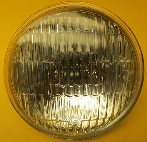 4444 Sealed Beam 12V 18W PAR36 Auto Snowmobile Lamp Bulb 12.8 Volt 18 Watt 4.5"