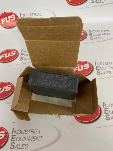 SIEMENS 6ES7138-4DE02-0AB0 High-quality industrial automation spare parts for machine maintenance and repair.