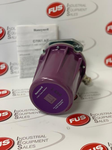 Honeywell C7061A 1020 Dynamic Self-Check FSG UV Flame Detector, Unused in Box