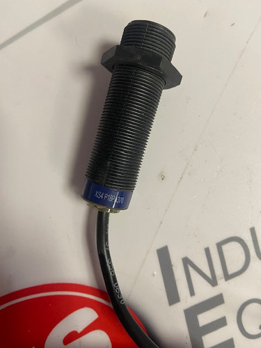 TELEMECANIQUE XS4 P18PA370 INDUCTIVE PROXIMITY SWITCH