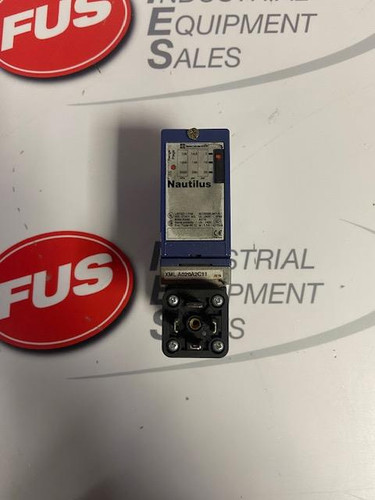 TELEMECANIQUE XML A020A2C11 PRESSURE SWITCH