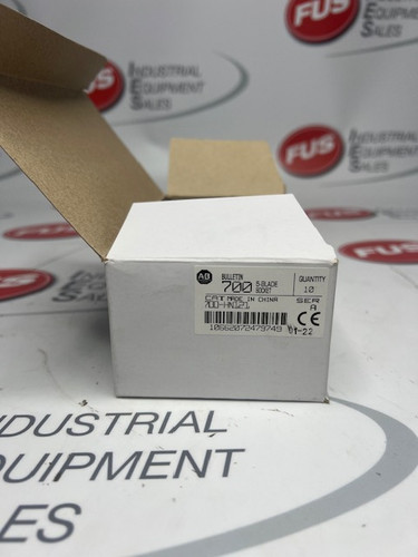 ALLEN BRADLEY 700-HN121 RELAY WITH SOCKET