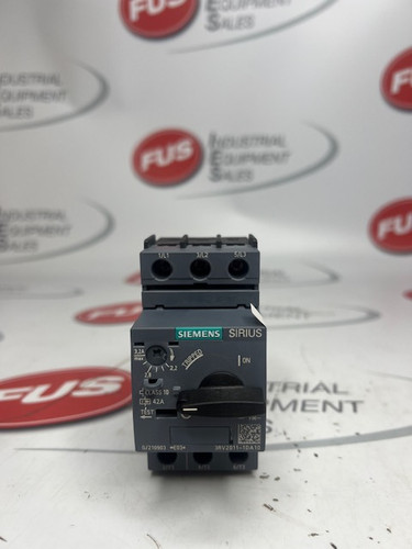 SIEMENS 3RV2011-1DA10 High-quality industrial automation spare parts for machine maintenance and repair.