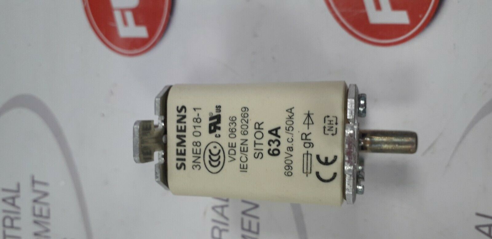 Fusible Rapide Siemens 3NE8018-1 | 63 Ampères, 690 Volts | Neuf D'origine