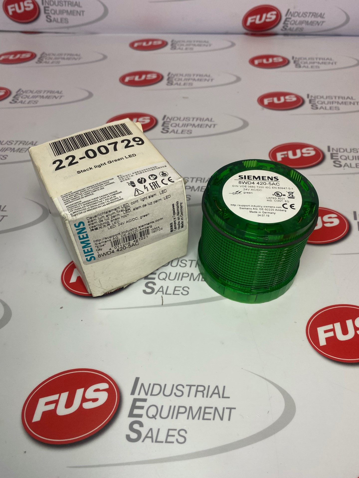Voyant Lumineux Siemens 8WD4 420-5AC - Lumière Verte Continue - Alimentation 24V AC/DC - Neuf