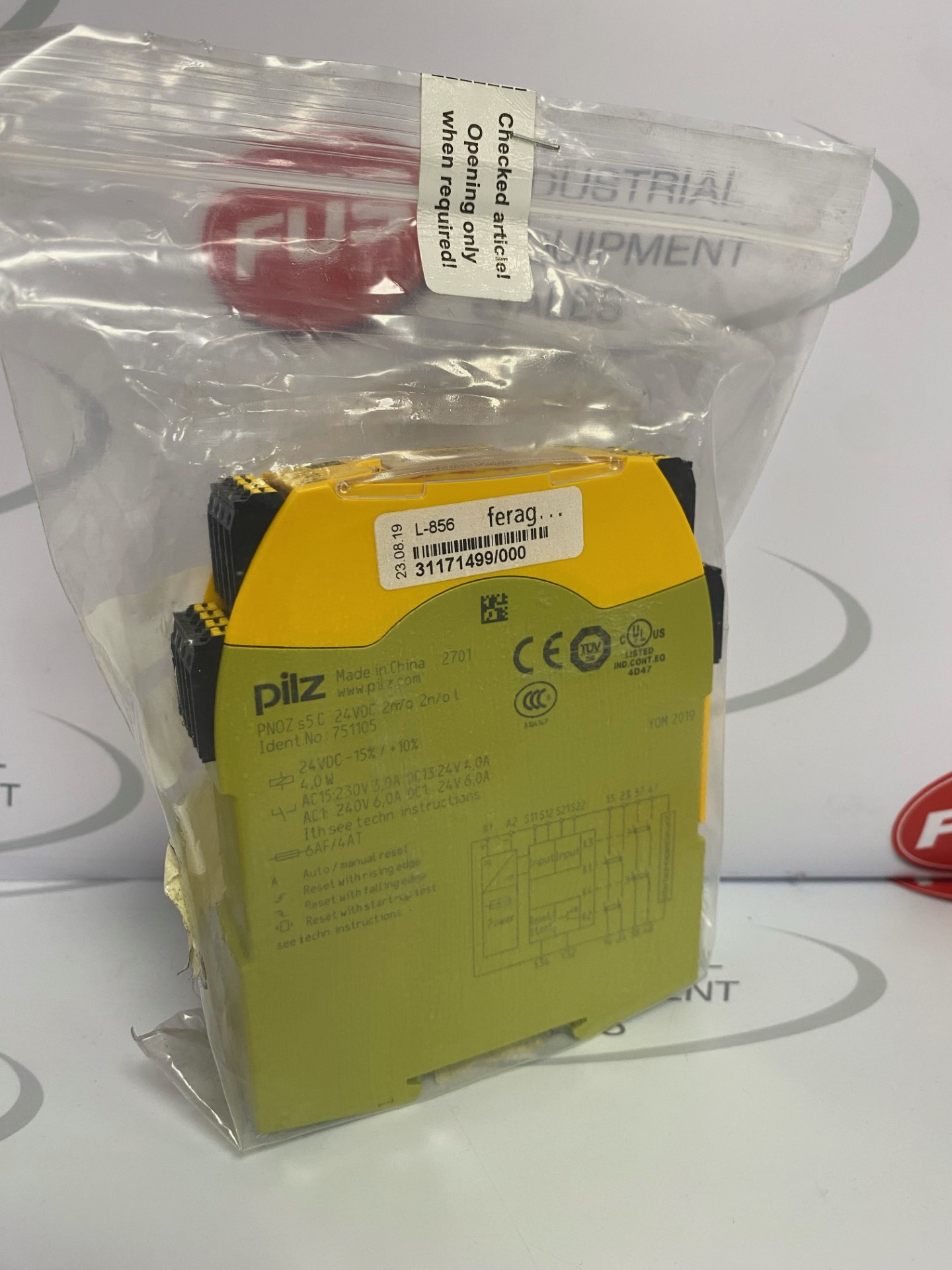 PILZ PNOZ s5 C 24VDC 2n/o 2n/o t SAFETY RELAY 230-240VAC 24VDC (23592
