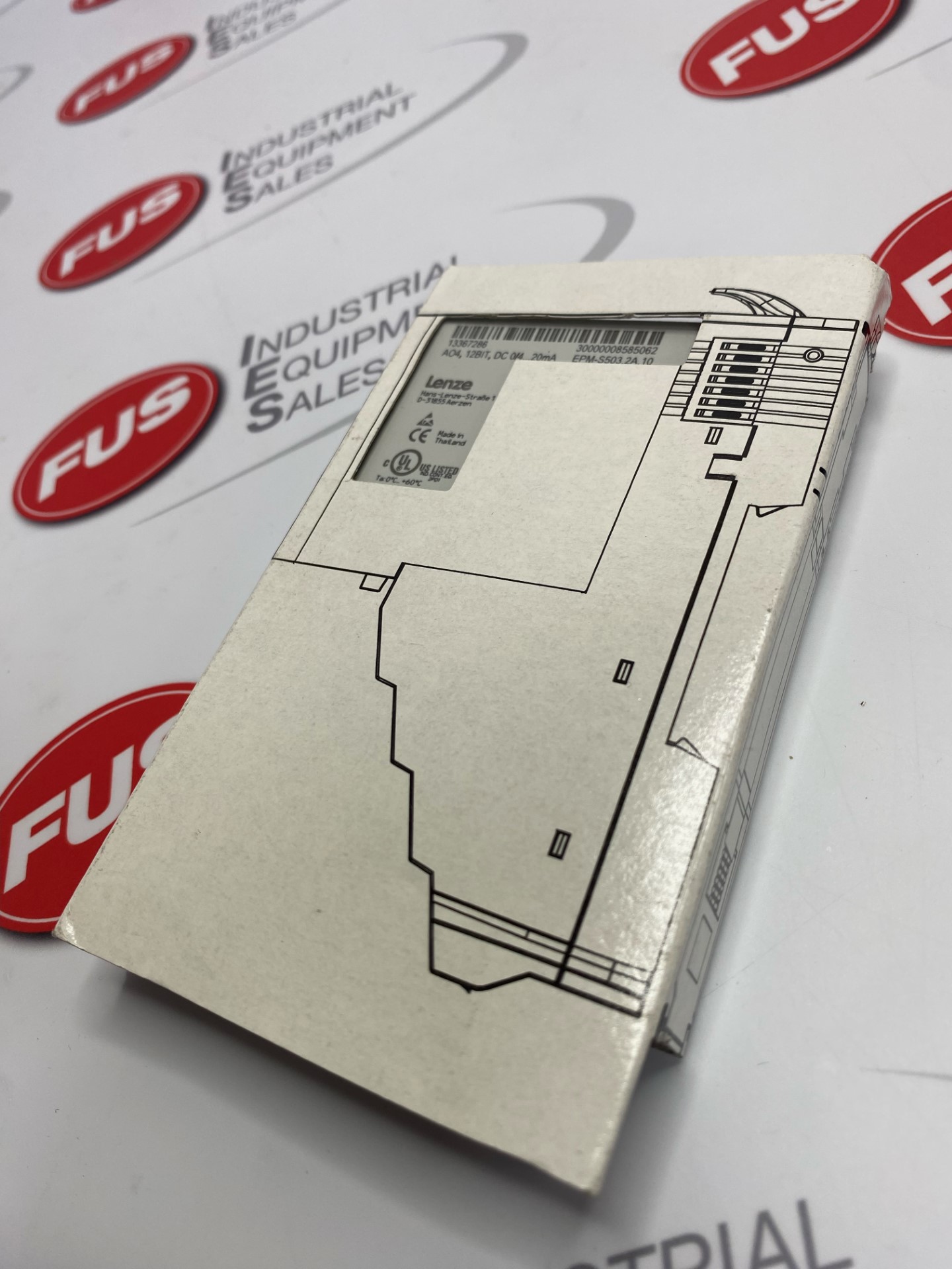 Module De Sortie Numérique Lenze EPM-S305.2A - 24V DC, 0.5A, NPN - Occasion Testé