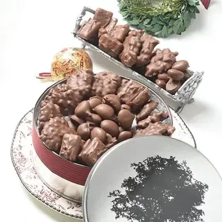 sunnyland-farms-holiday-milk-chocolate-carousel-gift-tin