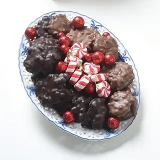 Chocolate Pecan Cluster Combo - Home Box