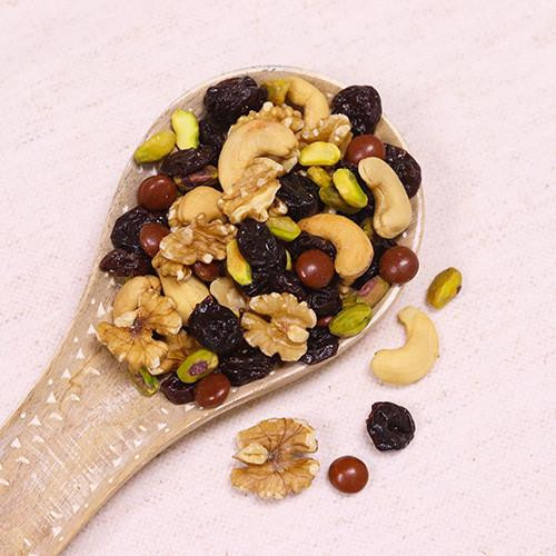 Chocolate Cherry Trail Mix - Home Box