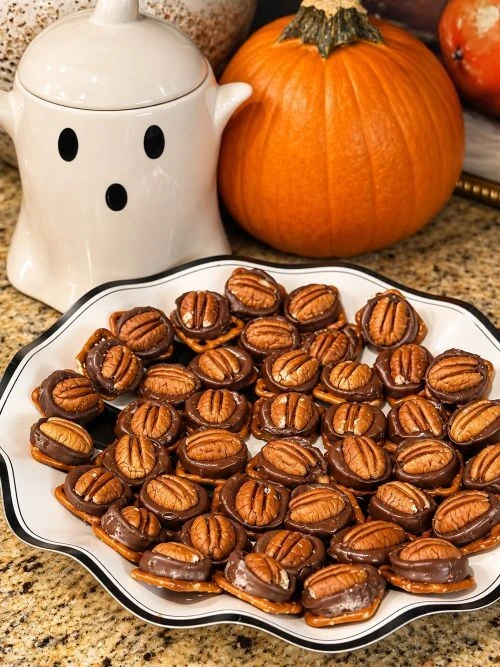 sunnyland-farms-pecan-pretzel-turtles