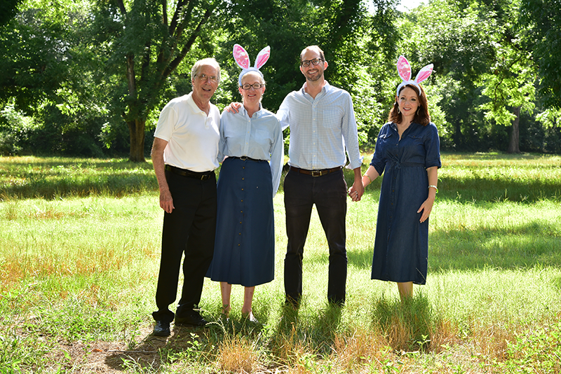 willsons-family-picture-in-groves-bunny-ears