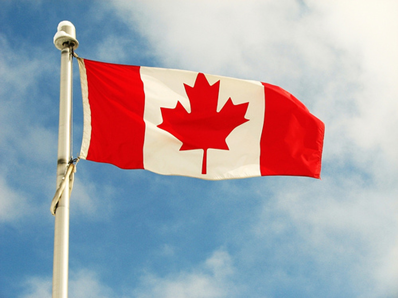 Canada Flag 18 x 36 Tackle II Rope & Toggle