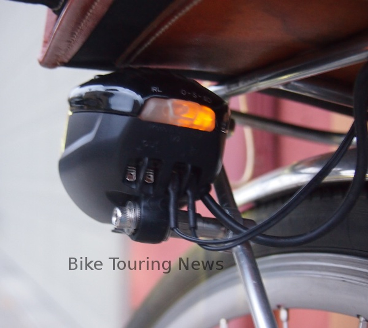Naleving van Carry inch B&M Luxos U|Bike Touring News