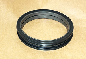 AT388624 - John Deere 333G Floating Seal