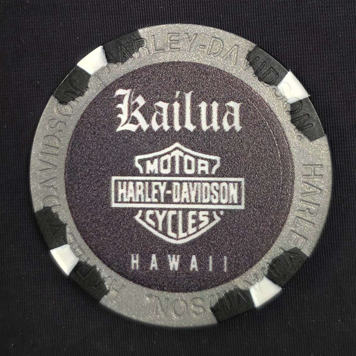 Harley-Davidson Lanikai Pillbox Poker Chip – Metallic Silver/Black | Kailua H-D Oahu