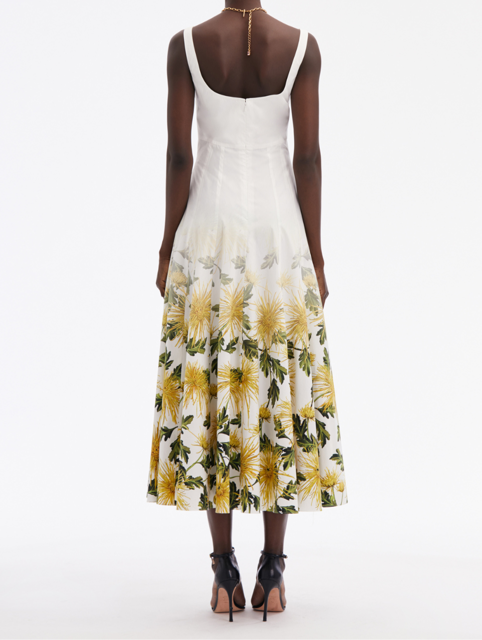 Oscar de la Renta Sleeveless Scoop Neck Chrysanthemum Fade Maxi Dress in Yellow/White Oscar de la Renta Sleeveless Scoop Neck Chrysanthemum Fade Maxi Dress in Yellow/White