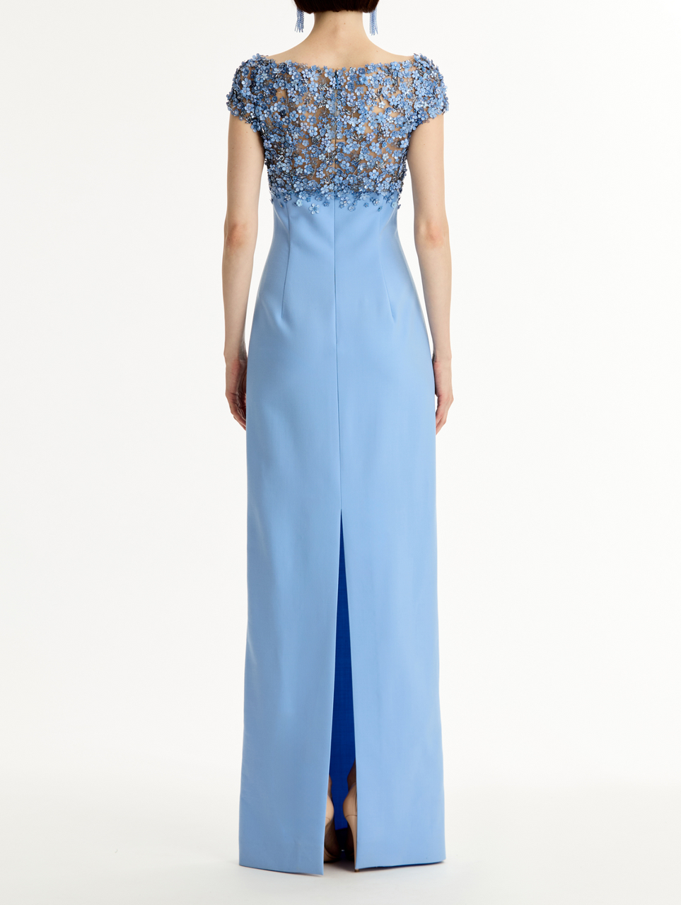 Oscar de la Renta Cap Sleeve Bitty Hoya Flowers Embroidered Gown Oscar de la Renta Cap Sleeve Bitty Hoya Flowers Embroidered Gown
