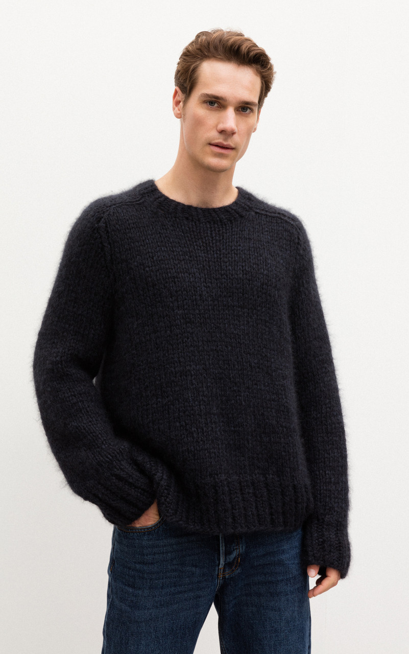 Iris Von Arnim Men's Handknit Barlow Sweater in Navy, Size Small/Medium and  Large/X-Large