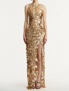 Oscar de la Renta Feather Embroidered Gown in Gold, Size 2 Oscar de la Renta Feather Embroidered Gown in Gold, Size 2