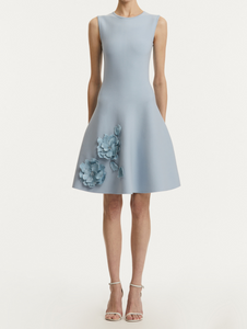 Oscar de la Renta Peony Appliqué Knit Dress in Light Blue, Size Medium Oscar de la Renta Peony Appliqué Knit Dress in Light Blue, Size Medium