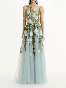 *VIRTUAL TRUNK SHOW* Oscar de la Renta Sleeveless Porcelain Flowers Tulle Gown *VIRTUAL TRUNK SHOW* Oscar de la Renta Sleeveless Porcelain Flowers Tulle Gown