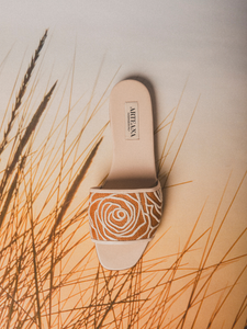 Arteana Sorrento Flat Raffia Slide in Camel/Ivory